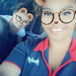 Meet your Posher, Carla